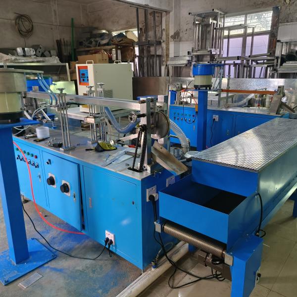 Estacionamiento de cabeza de monorraíl Cerrojo Máquina de distribución de pegamento tornillo Equipo de recubrimiento de nylon