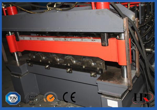 GI Steel Metal Deck Roll Forming Machine With Movable Control Box