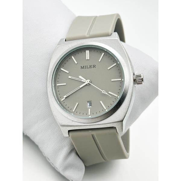 ODM Мода Спорт Минималист Ниша Силиконовые ремни Часы с корпусом из нержавеющей стали для женщины