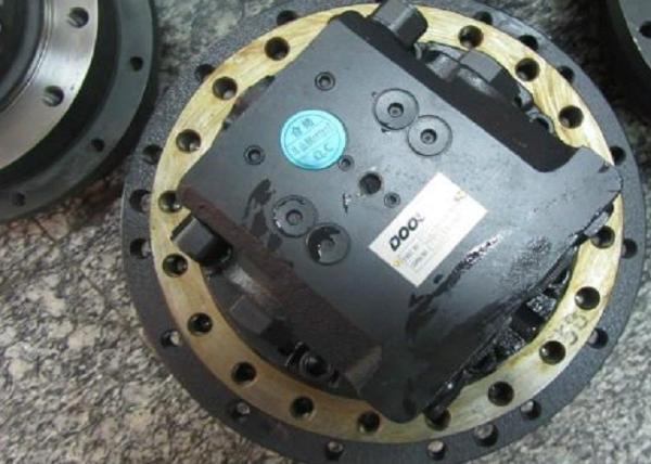Hyundai R225-9 Volvo EC210 Excavator Final Drive Motors With Gearbox TM40VC-05 Red Color