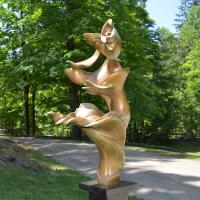 Escultura de bronce moderno del jardín, escultura de bronce fundido Davonte con superficie de pátina