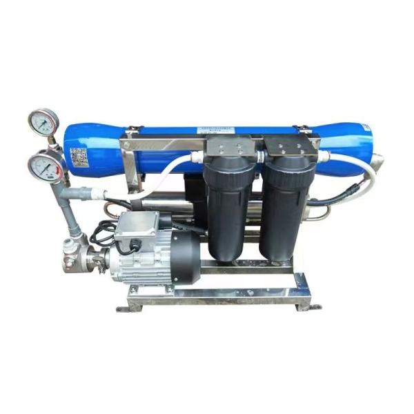 El generador de agua de los barcos pesqueros en alta mar produce 2 toneladas de agua por día