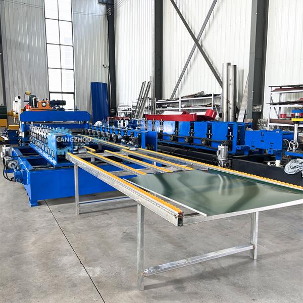 Auto Change Size PU Liner Steel Profile Roof Sheet Roll Forming Machine For 0.3-0.8mm