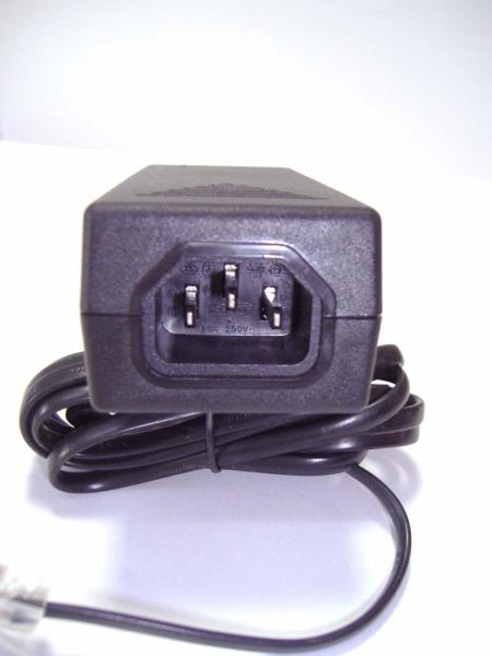 laptop power adapter 19v 2.5a