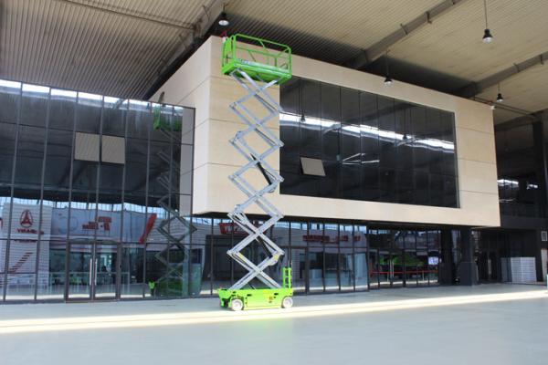 14m self propelled elevated work platform with 320kg capacity for building