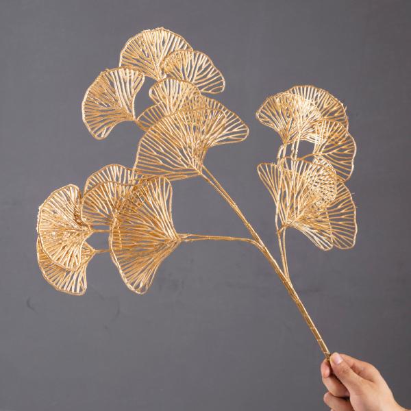 Bouquet de feuilles de ginkgo du Nouvel An Décoration intérieure dorée Feuilles Fleurs de soie Fabricant de Tianjin Traitement personnalisé Fleurs artificielles