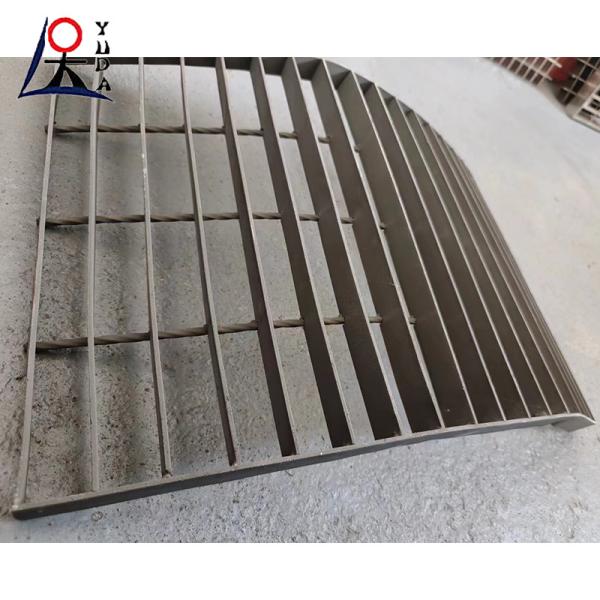 Grille d'acier galvanisé de 30 x 3 mm à trempage à chaud de type dentelé de 0,3-1,5 m pour les bâtiments métalliques