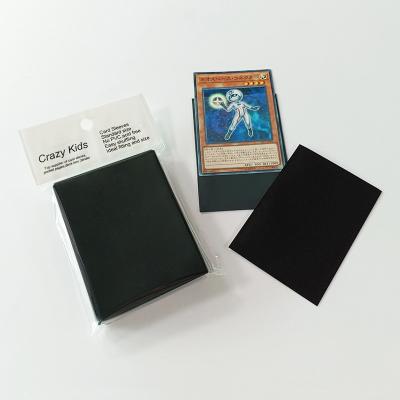 Capas de cartões holográficos coloridos pretos fáceis de embaralhar mini protetores de cartões