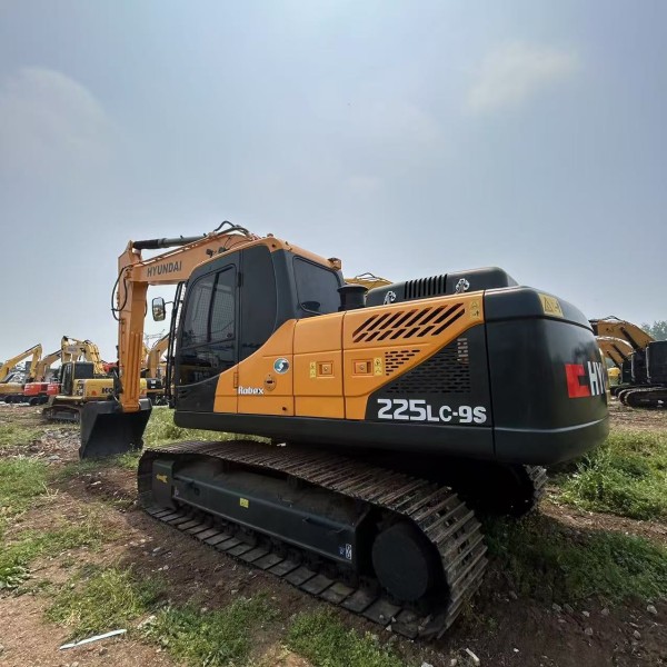 Original Korea Used Hyundai Excavator 225LC-9S Crawler 22Ton For Mining