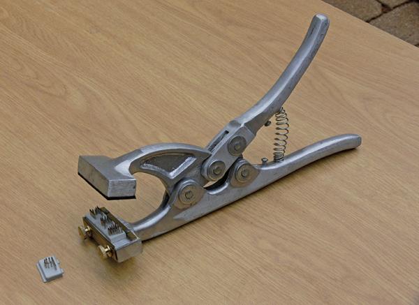 21cm Sheep Ear Marking Pliers Medical Grad Stainless Steel Corrosion Resistance