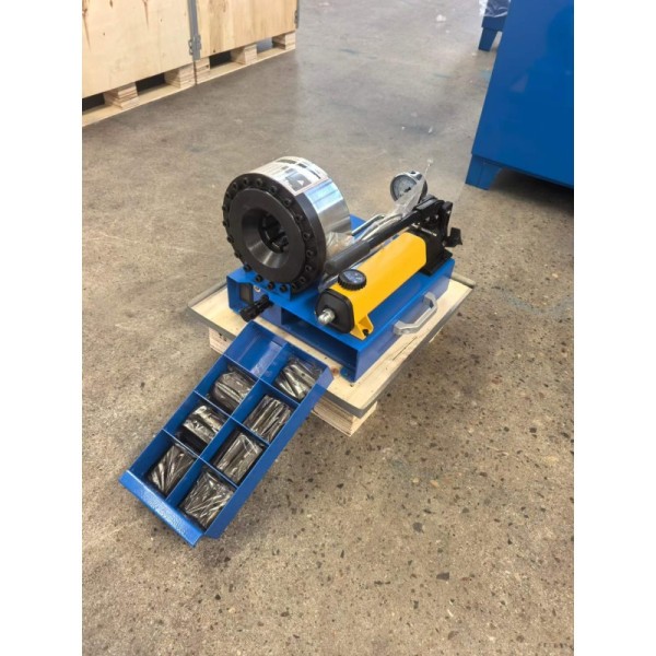 1 Inch Manual Hydraulic Hose Crimping Machine Crimping Range From 6mm To 25mm Blue Colour With 7 Dies For Hydraulic Applications With Different Pressure From 31.5 MpA To 60 Mpa As Client Demand