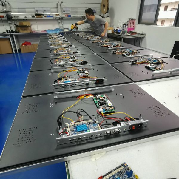 27-inch 1500nits IP65 Rated Outdoor LCD Monitor Waterproof Digital Signage for Industrial Use