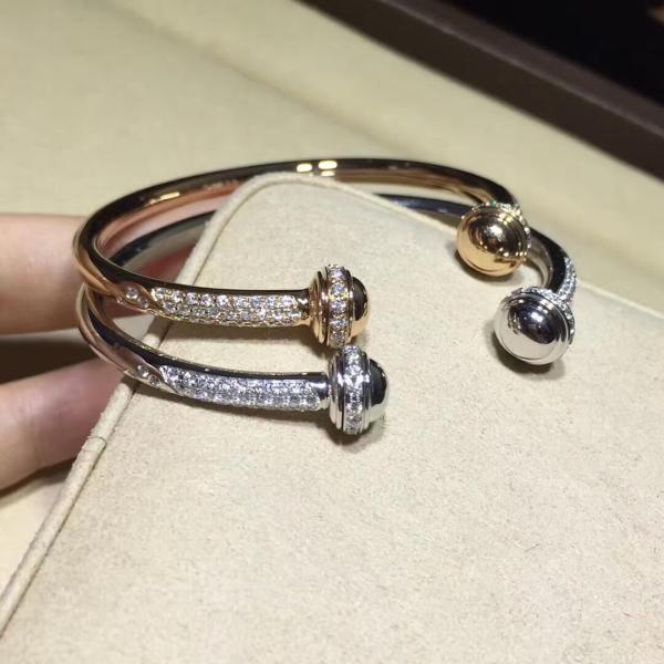 PIAGET  brand  jewelry 18k gold Possession open bangle bracelet set with 90 brilliant-cut diamonds (approx. 1.00 ct).