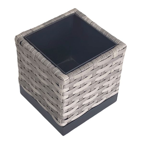 Latest Popular Garden Planter Metal Frame Weather Resistance PE Rattan Flowerpot Plant Pot