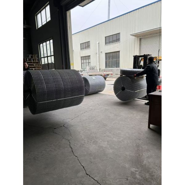 Six Rolls Per Bundle Pipeline Reinforced Mesh For Oil And Gas