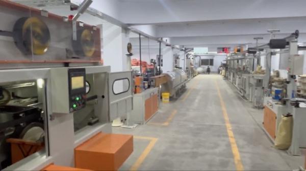 Línea de producción de extrusión de alambre de alta velocidad para automóviles 1500 m/min