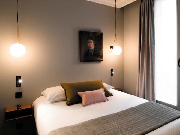 Mozambique hotel interior design from China furniture factory for Bedroom wood furniture with luggage table and sofa cha