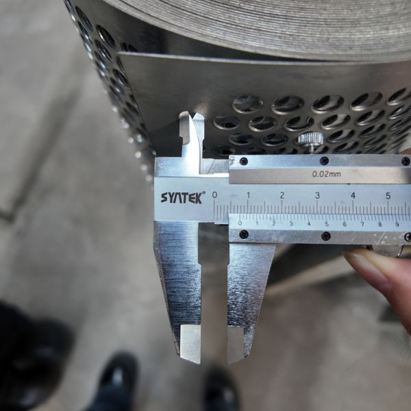 Custom Size 1mm-2mm Perforated Stainless Steel Sheet Microporous Filtration