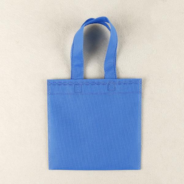 Impressão de logotipo personalizável Varejo em branco Reutilizável Cor do Arco-Íris Bolsas de presente DIY não tecidas