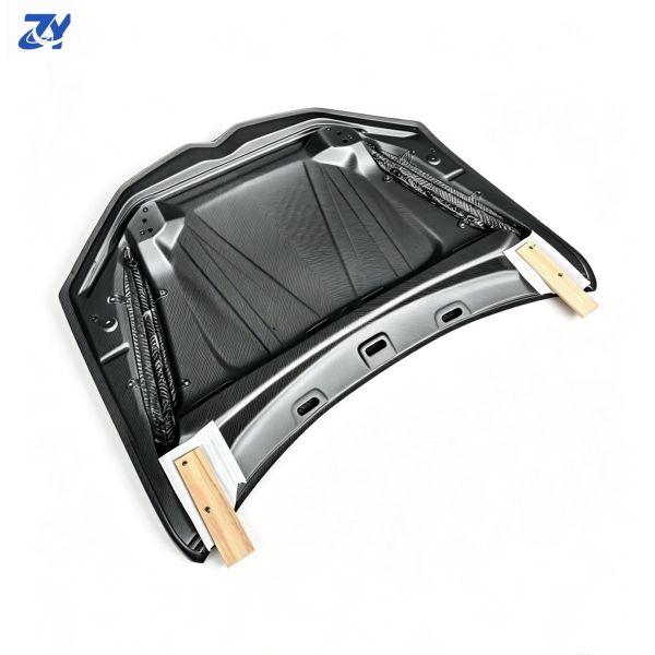 2024-2025 New Conditions for Lamborghini Dry Carbon Fiber Engine Cover with Ventilation Holes
