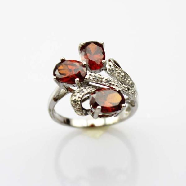 Fashion Jewelry 925 Silver Ring with Cubic Zircon Three Stones Ring(R0098)