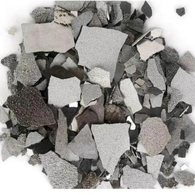 Des flocons métalliques de manganèse électrolytiques de haute pureté pour la production d'acier robuste résistant à la corrosion