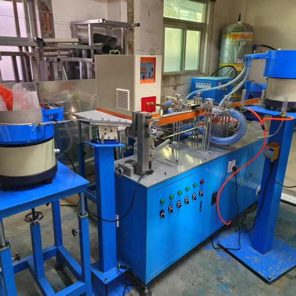 Máquina de pegado por tornillo PLC Equipo de recubrimiento adhesivo de hilo totalmente automático