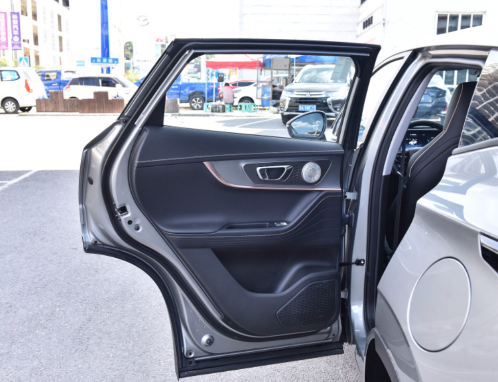 более дешевый автомобиль нефти 2 WD мест L4 версии 5 Chery Omoda 1.5T CVT подержанный