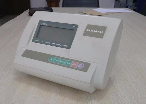 Escala eletrônica XK3190 A12 do assoalho que pesa o indicador
