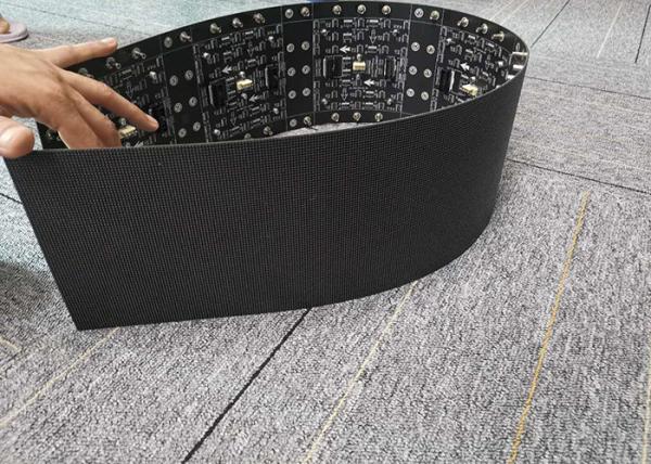 P2 Flexible Video Advertising Indoor Led Screen Curved Cylinder Display Integrated Forming Light And Thin Module
