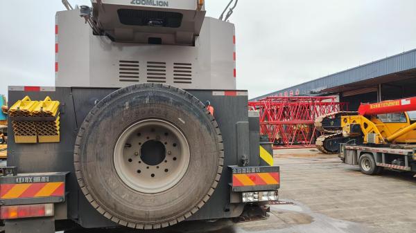 2024 Zoomlion Used Truck Crane ZAT4000V 400t with 567kW Engine Rated Power and Production Year 2024.9