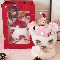 Valentine's Day and Christmas gifts for your girlfriend and best friend: setting up a stall with dolls, bouquets, handmade plush toys, and flower gifts