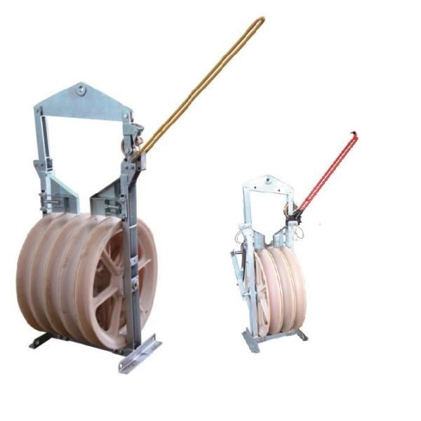 508mmのブロックをひもでつなぐ空気のヘリコプターのコンダクター