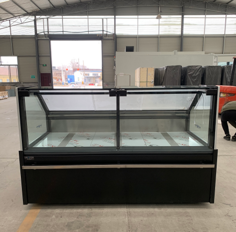 Refrigerated Meat Display Cases Come With Stainless Steel Interiors