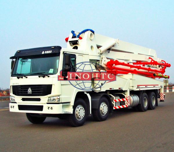 8x4 HOWO Truck Chassis Concrete Boom Truck , 48 / 52m Concrete Boom Pump Truck