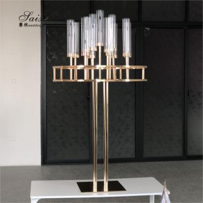 ZT-563 Luxo 13 braços porta-velas com flores de ouro está em pé para as peças centrais da mesa de casamento
