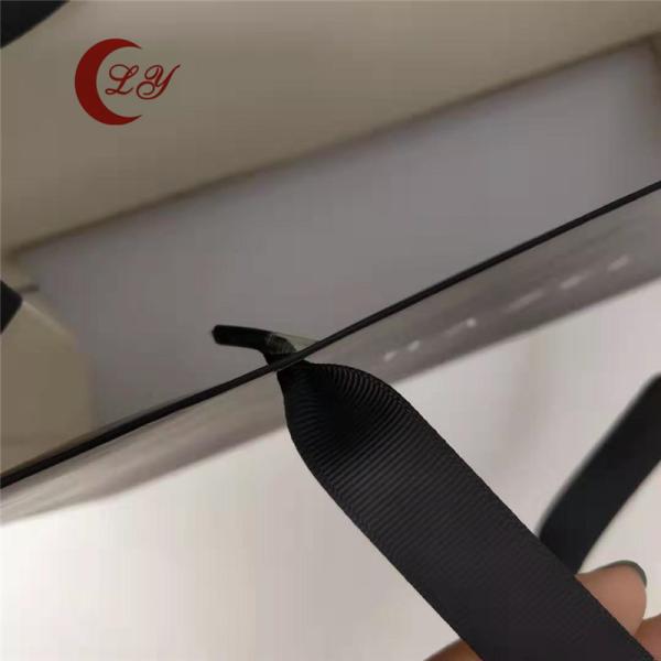 Перерабатываемый Kraft Paper Tote Bag Горячая фольга / УФ / Лак Рождественский подарочный пакет