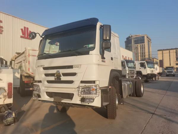 SINOTRUK HOWO LHD 6X4 400HP Water Oil Tanker Chassis
