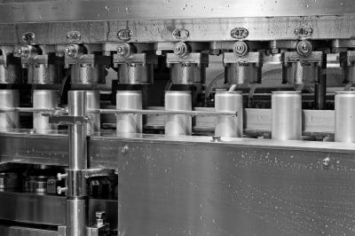 Suco da cerveja das soluções da bebida da bebida da energia carbonatado emendando a máquina de enchimento