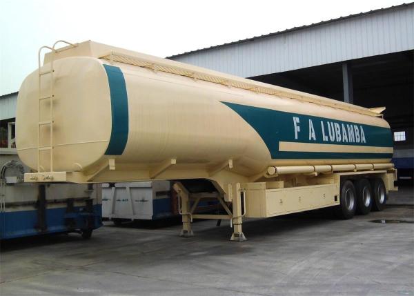 De 60.000 litros do combustível de entrega do caminhão reboque de 50 toneladas semi para a grande entrega maioria do diesel da gasolina