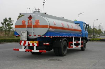 Caminhão de tanque 4x2 do óleo de Dongfeng 12.6CBM, petroleiro líquido para postos de gasolina