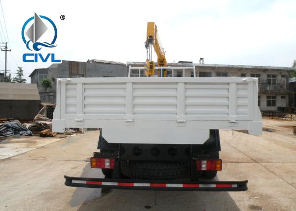SQ5ZK3Q 5 Ton Construction Crane 360 °  Telescopic Boom Truck Mounted Crane