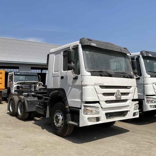 Used Sinotruk Howo Tractor Trucks 6x4 with WEICHAI Engine and HW19710 Transmission