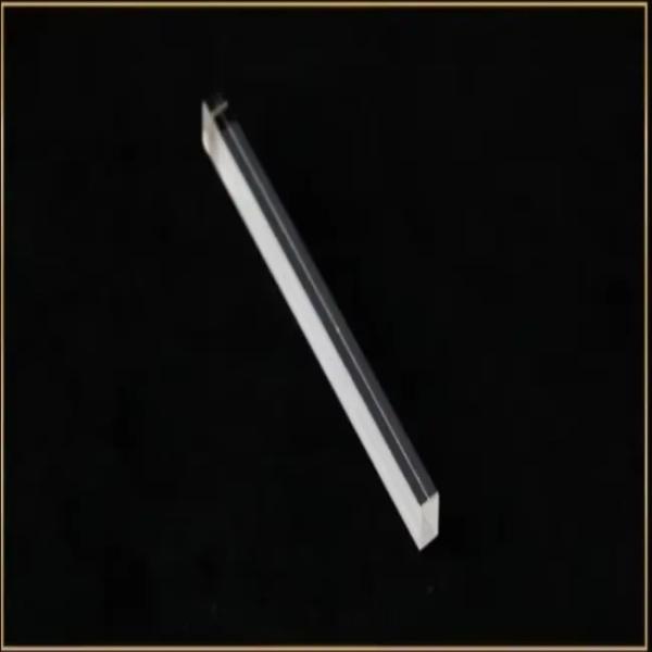 Tubes en verre de quartz translucide personnalisés résistants à la chaleur avec une extrémité ouverte pour laboratoire industriel