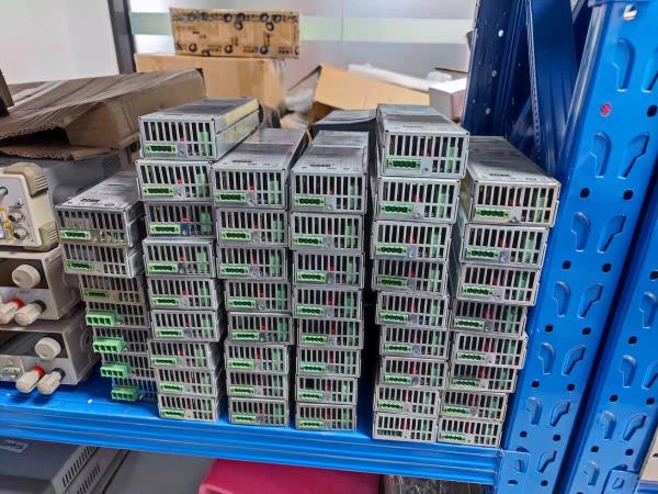 35 V / 8.5 A 300 W DC Power Module Agilent N6774A