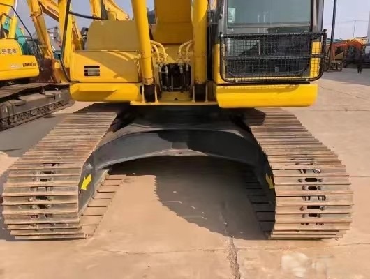 Excavateur Komatsu PC200-8 utilisé à haut rendement 19.9T avec système CLSS