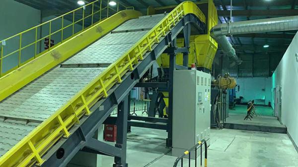 Full Automatic Industrial Waste Shredder Rubber Recycling Machine , Rubber Tire Shredder