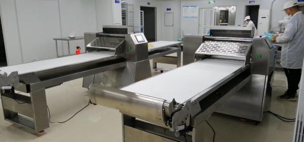 Factory Bread Making Machinery Micro Computer Dough Sheeter Pastry Snack Croissant