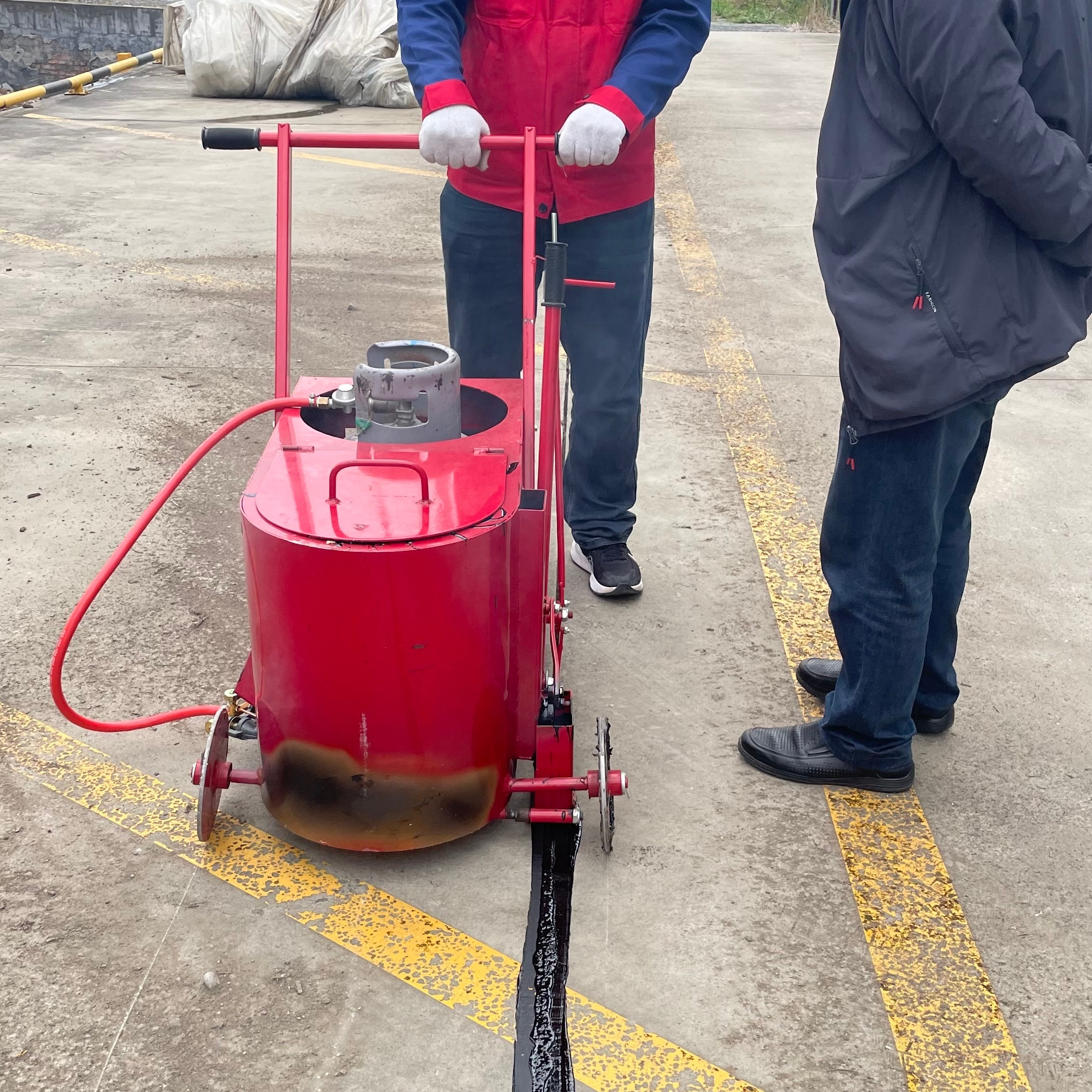 ISO Road Crack Sealer Asphalt Joint Sealant No Flowing High Temperature