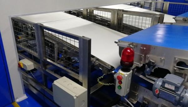 Convoyeur à bande de refroidissement de pain multi de plate-forme avec l'interface d'homme-machine